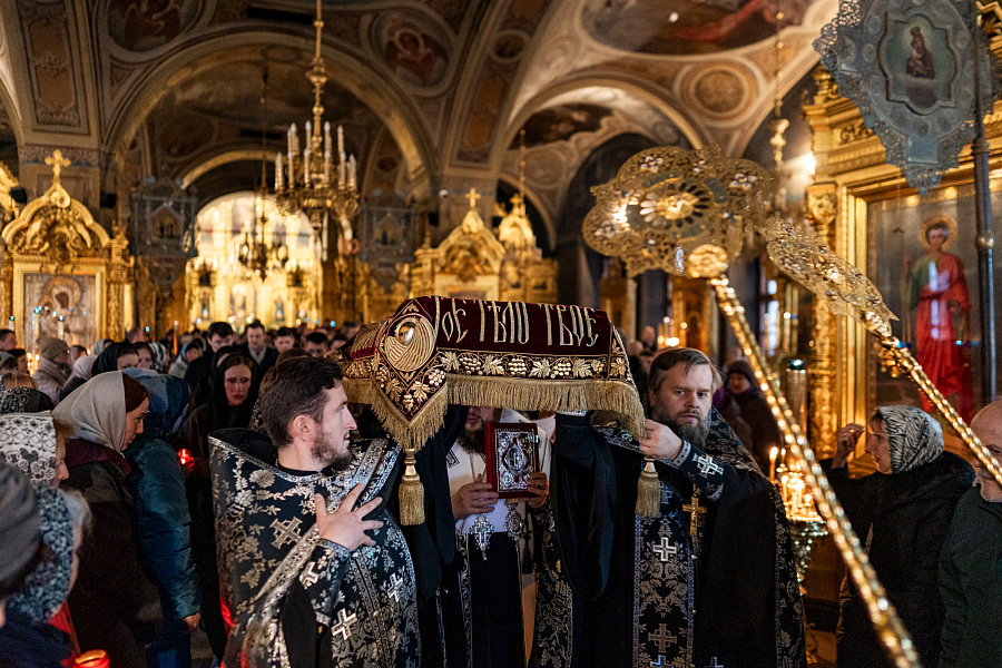 Утреня с чином погребения Плащаницы в Троицком кафедральном соборе Подольска